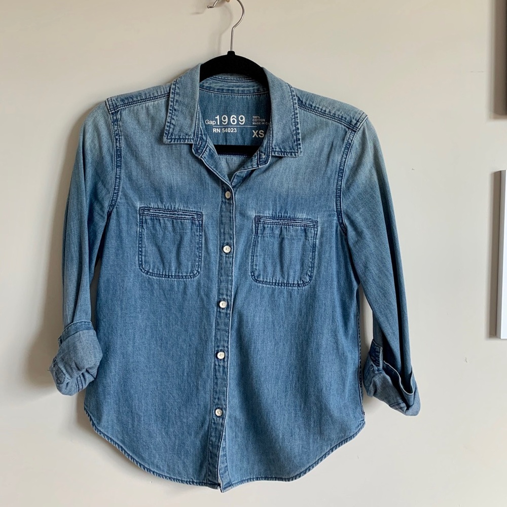 GAP Button-up Shirt/Jacket - Picture 2 of 5